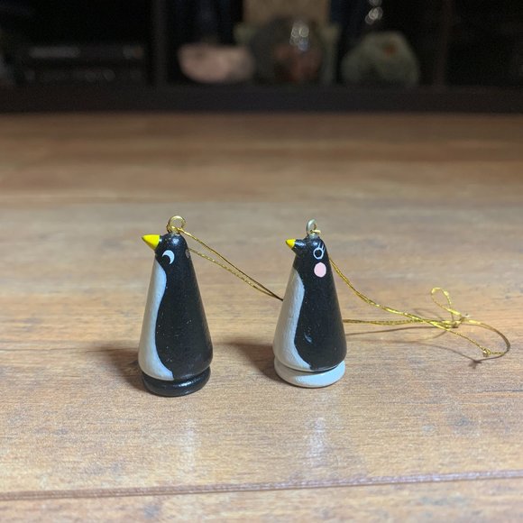 425. Avon Noah's Ark Wooden Penguin Ornaments - Picture 3 of 8